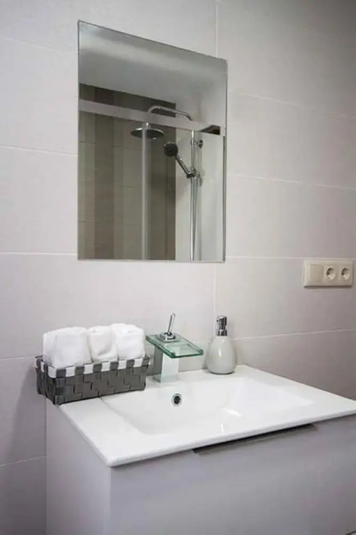 House - 3 Bedrooms with WiFi - 107748