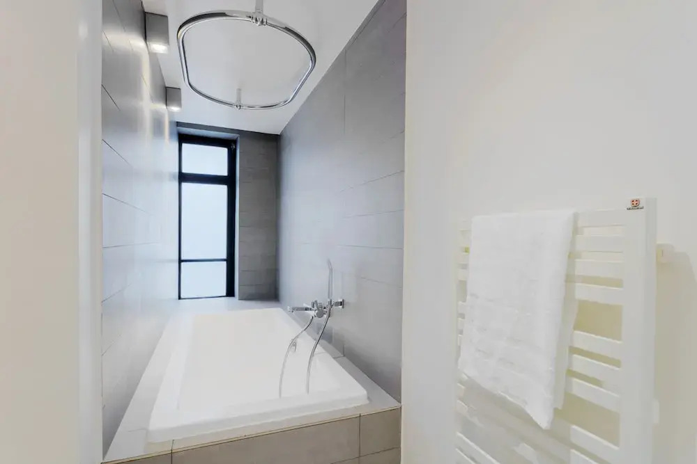 Le Marais Temple Apartment