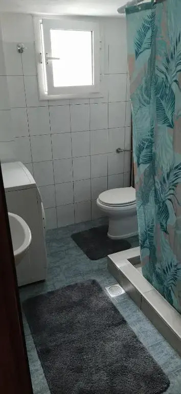 George's apartment Serres
