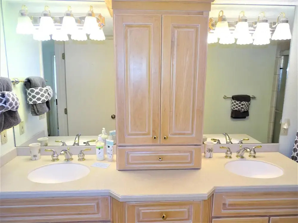 Gulf And Bay Club- B301 Updated End Unit! 2 Bedroom Condo