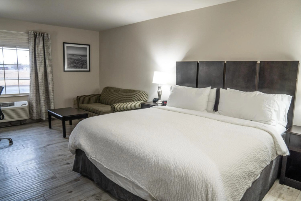 Lucilles Hotel, Restaurant, & Bar