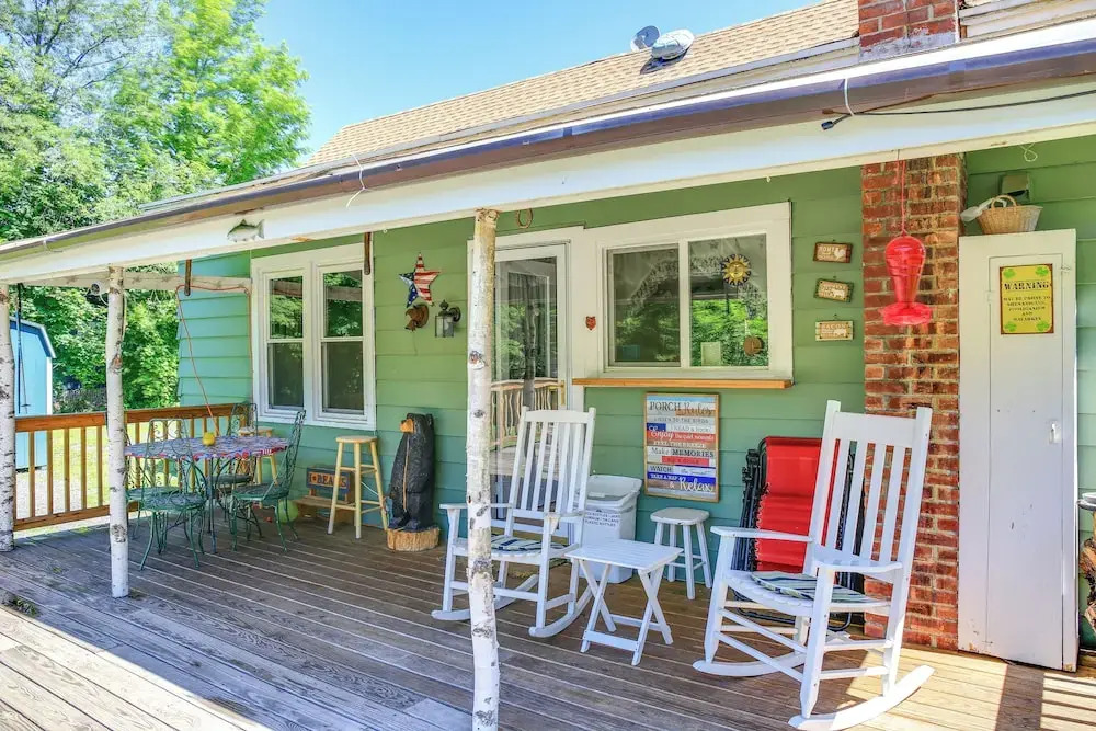 Hunter Home w/ Fire Pit & Yard: On Main Street!