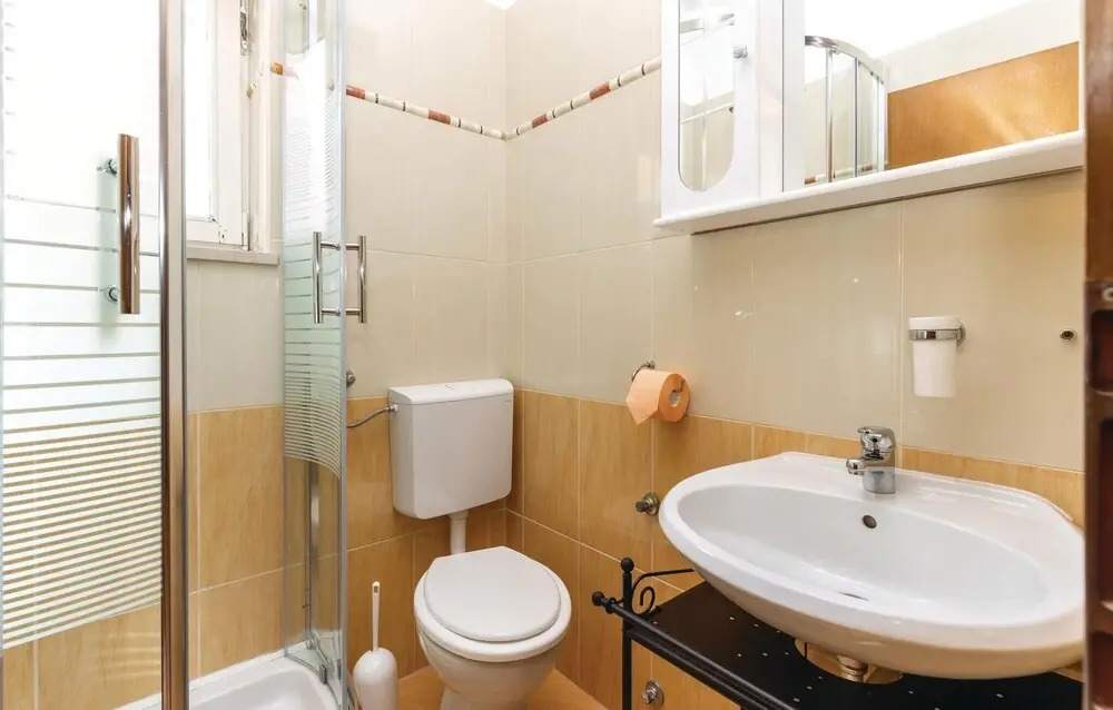 Beautiful Home in Jadranovo With Wifi and 3 Bedrooms