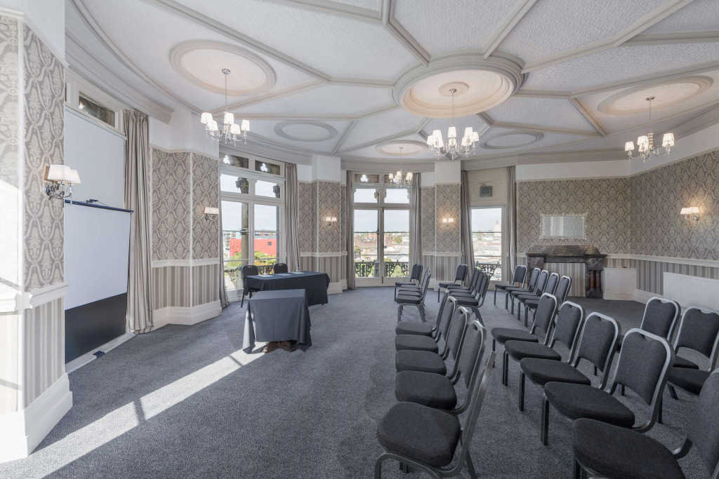 Duke Of Cornwall Hotel