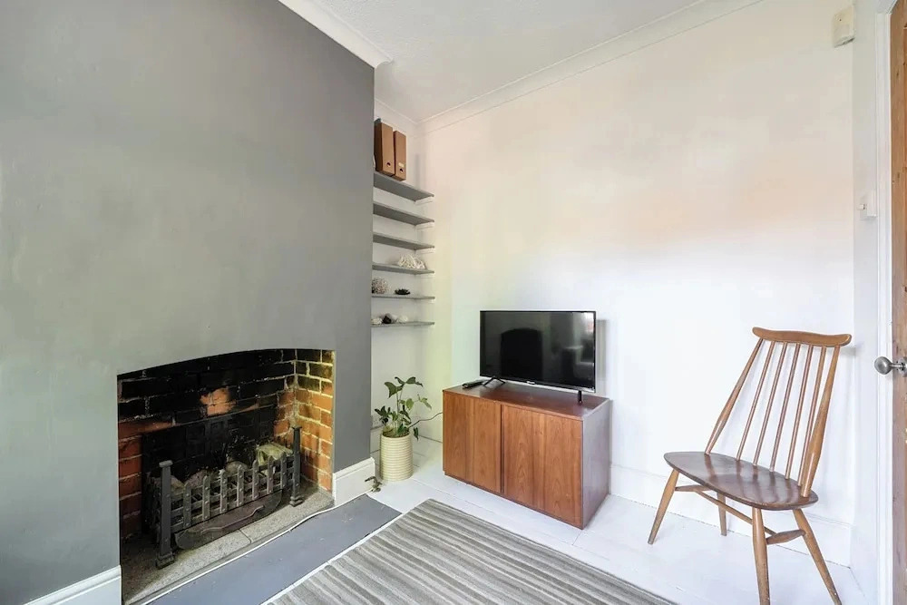 Victorian Terrace Near Uni, Sleeps 6, Garden