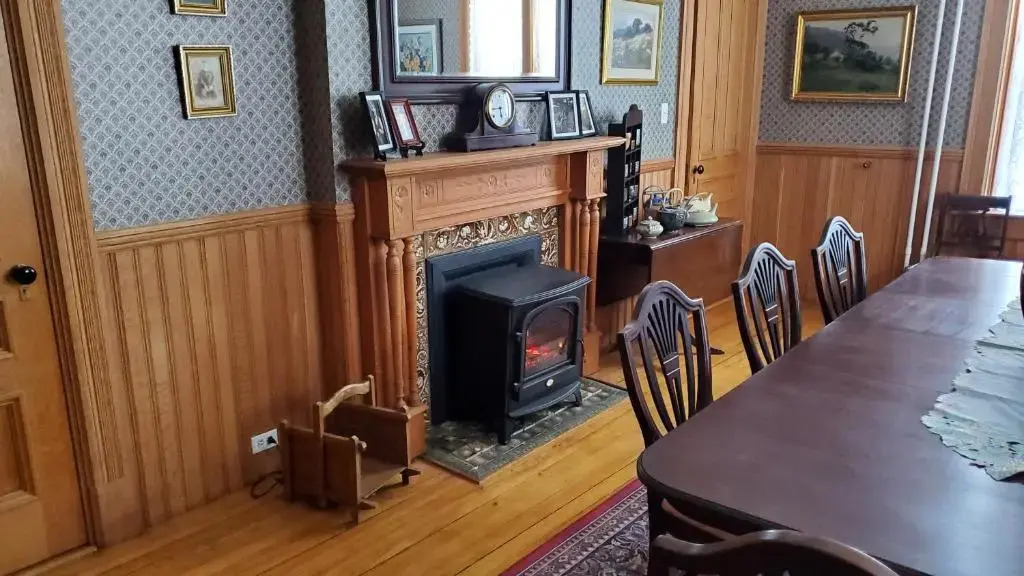 The Lark & Loon Inn
