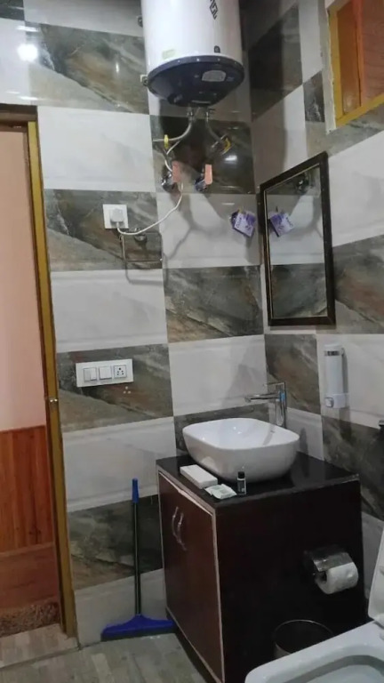 Tirthan Villa Resort