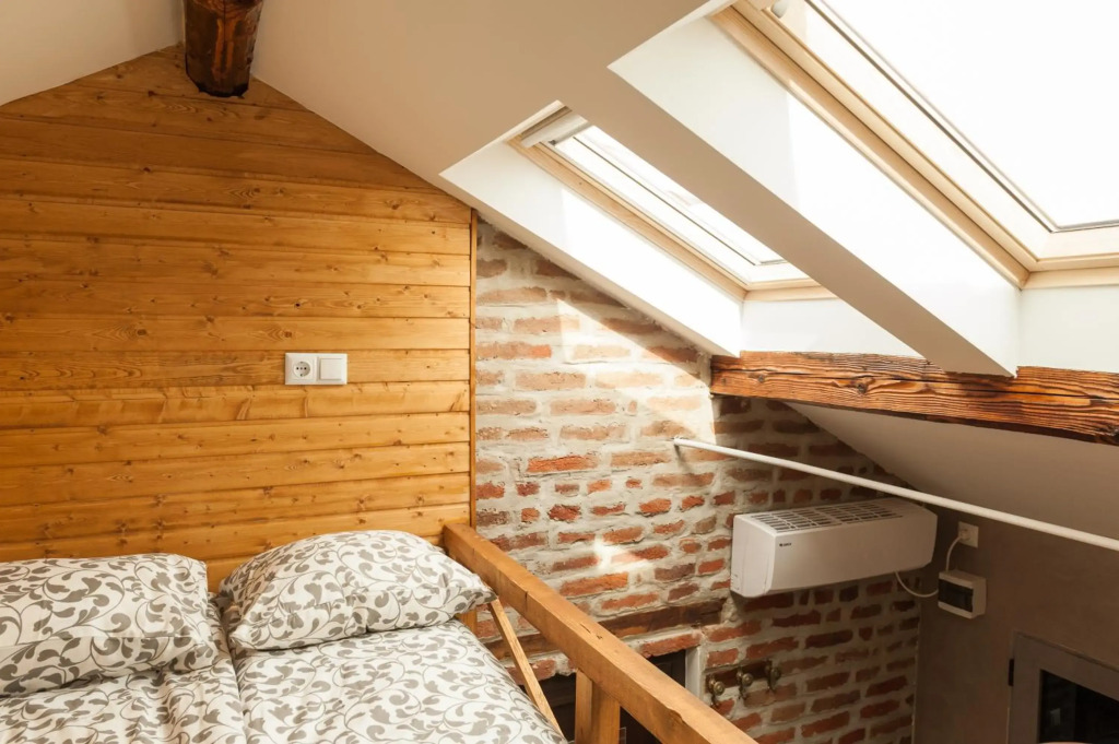 Vitosha Blvd - Attic Studio