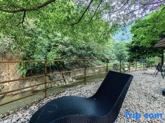 Yutiaoxia · Mountain Retreat