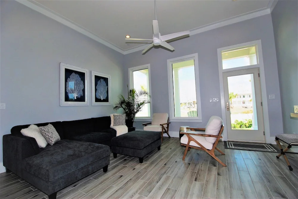 Seaglass Cottage - Private Home At The Shores 3 Bedroom Home by RedAwning