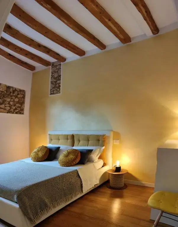 Appartamento grazioso in palazzina del 900: Verona