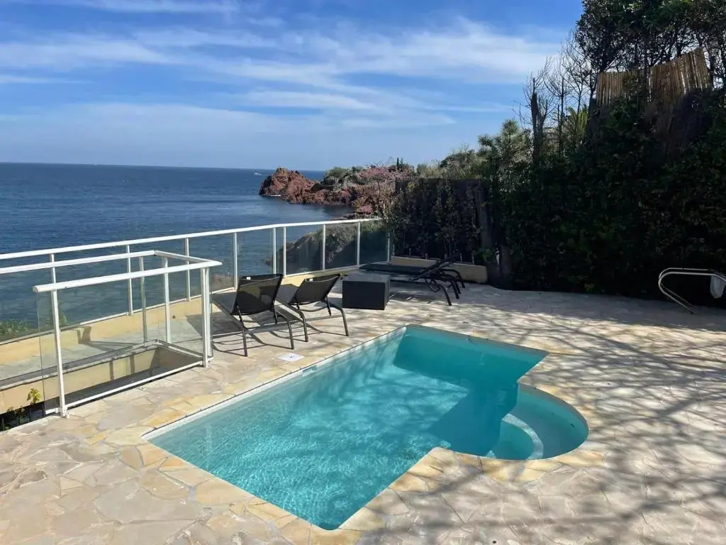 Villa Lou Cade, vue imprenable et plage privée, Théoule-sur-mer