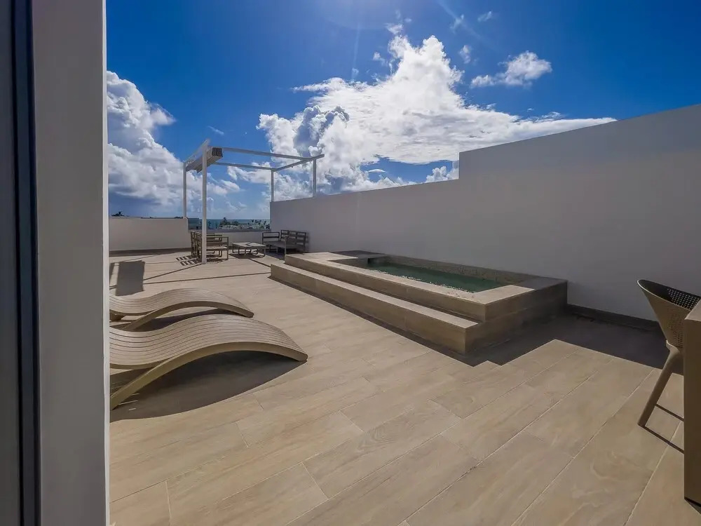 Incredible Beach Penthouse With Bbq and Rooftop