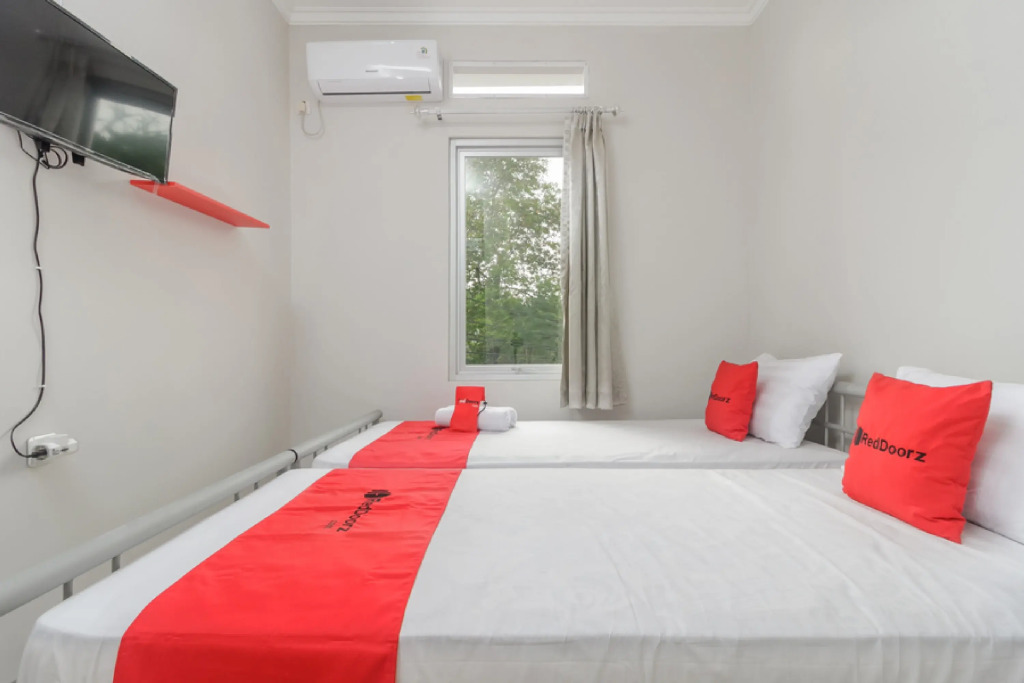 RedDoorz @ Cipete Raya