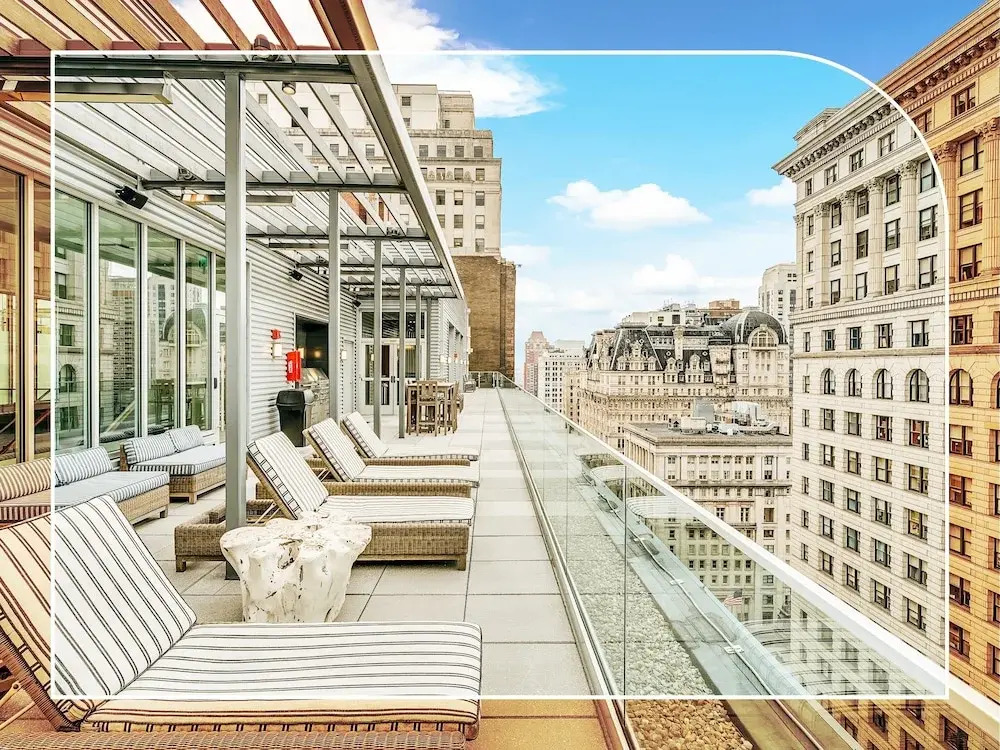 NUOVO - Center City Apartments