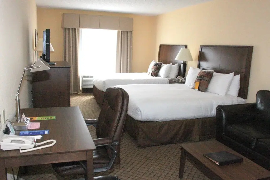 Delta Hotels by Marriott Huntington Mall