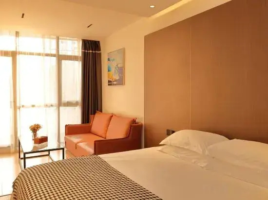 Bay Valley Garden Hotel (Huzhou Golden Century Plaza Store)