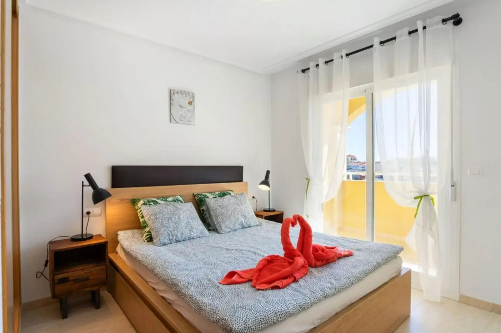 Nice modern 2 bed apartment in Torrievieja