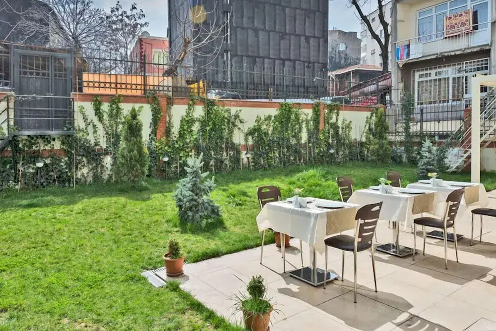 La Garden Hotel
