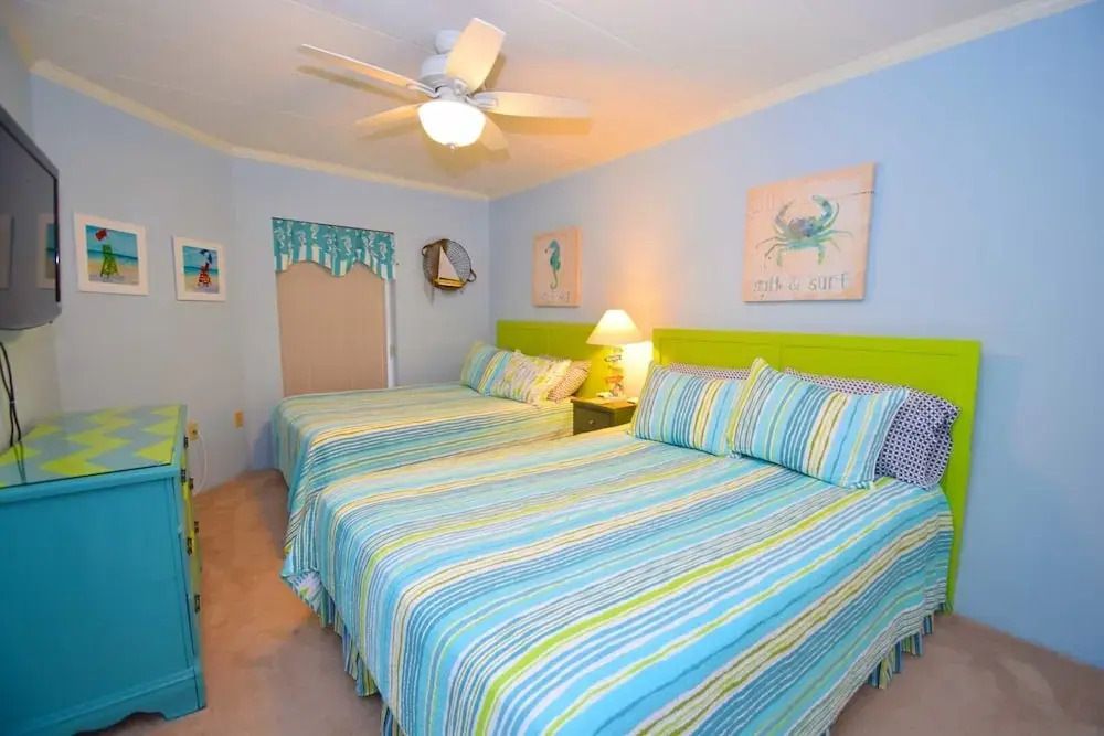 Harbour Island 306k 2 Bedroom Condo