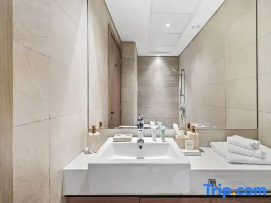 Bright Modern Studio in Meydan Azizi Riviera 40