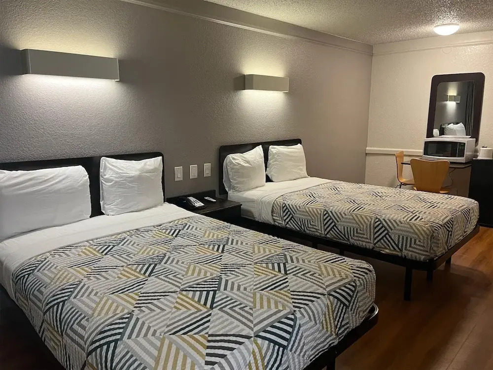 Studio 6 Suites Euless, TX - DFW West