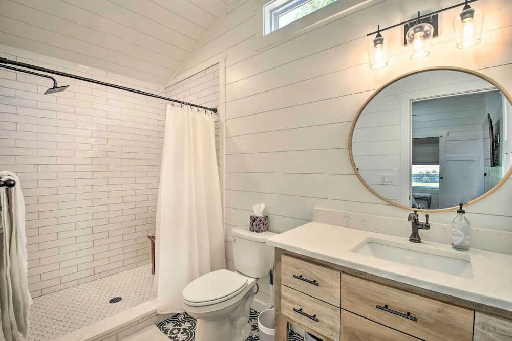 Blue Ridge Cottage: Modern Solace in the Mountains