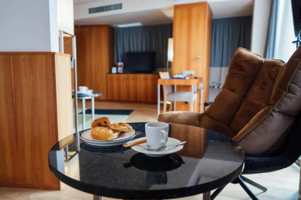 Peakture Hotel