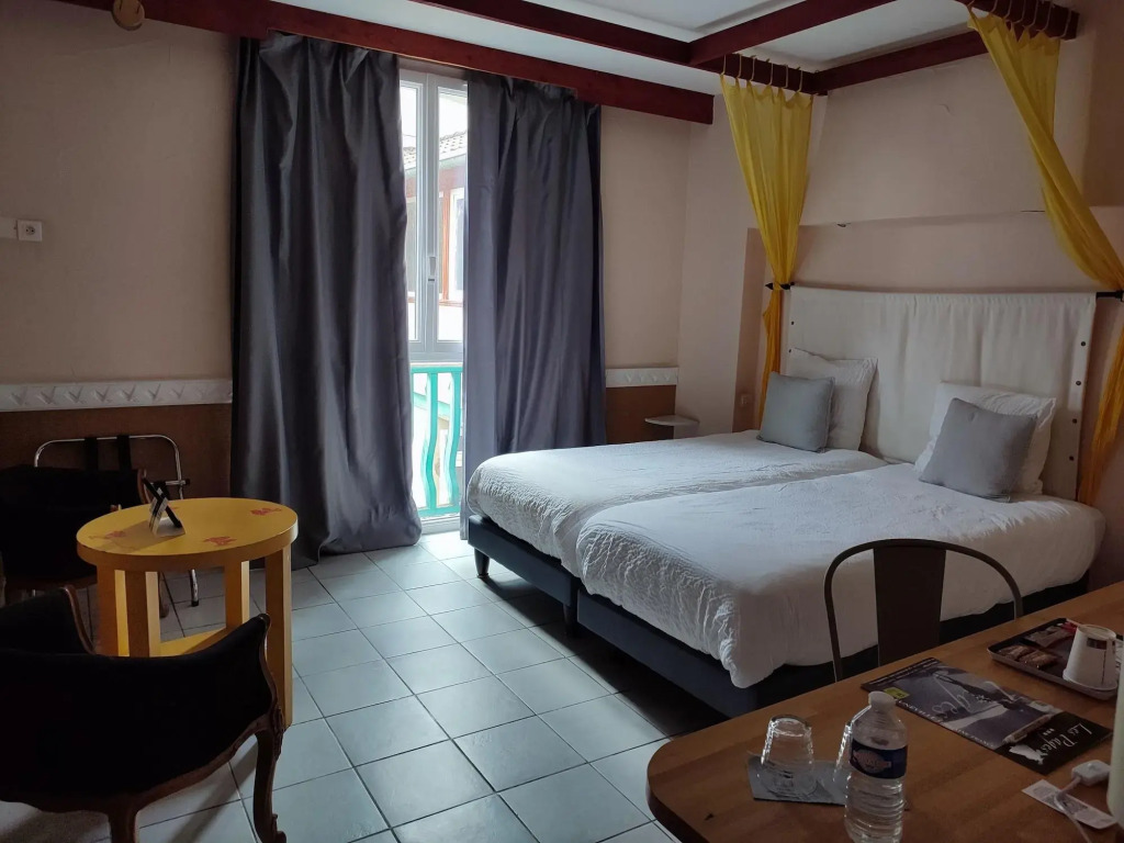 Logis Hôtel Les Pages