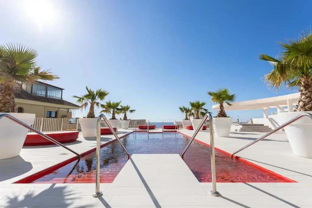 Ensuite The Wave II with Pool and free parking