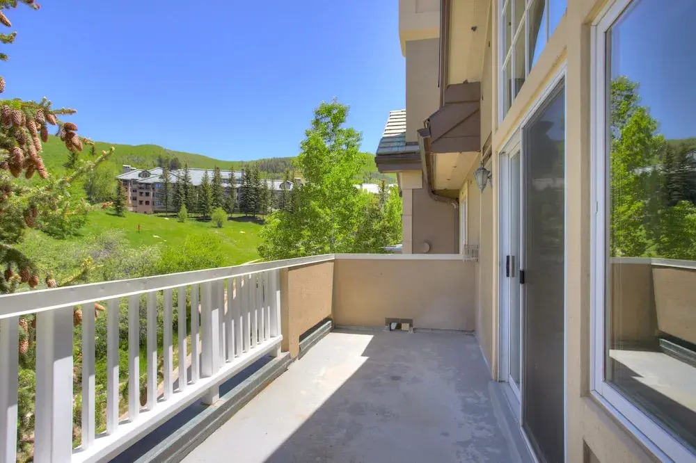 Luxury 4 bedroom Premier Residence at St James Place 4 Condo by RedAwning