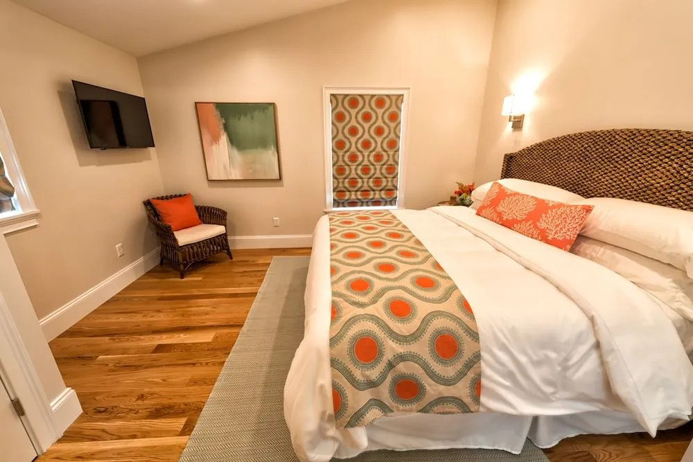 The Newport Lofts - 359 Thames Street
