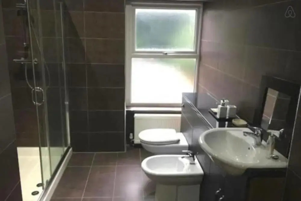 Spacious 5 bed family home in Birmingham
