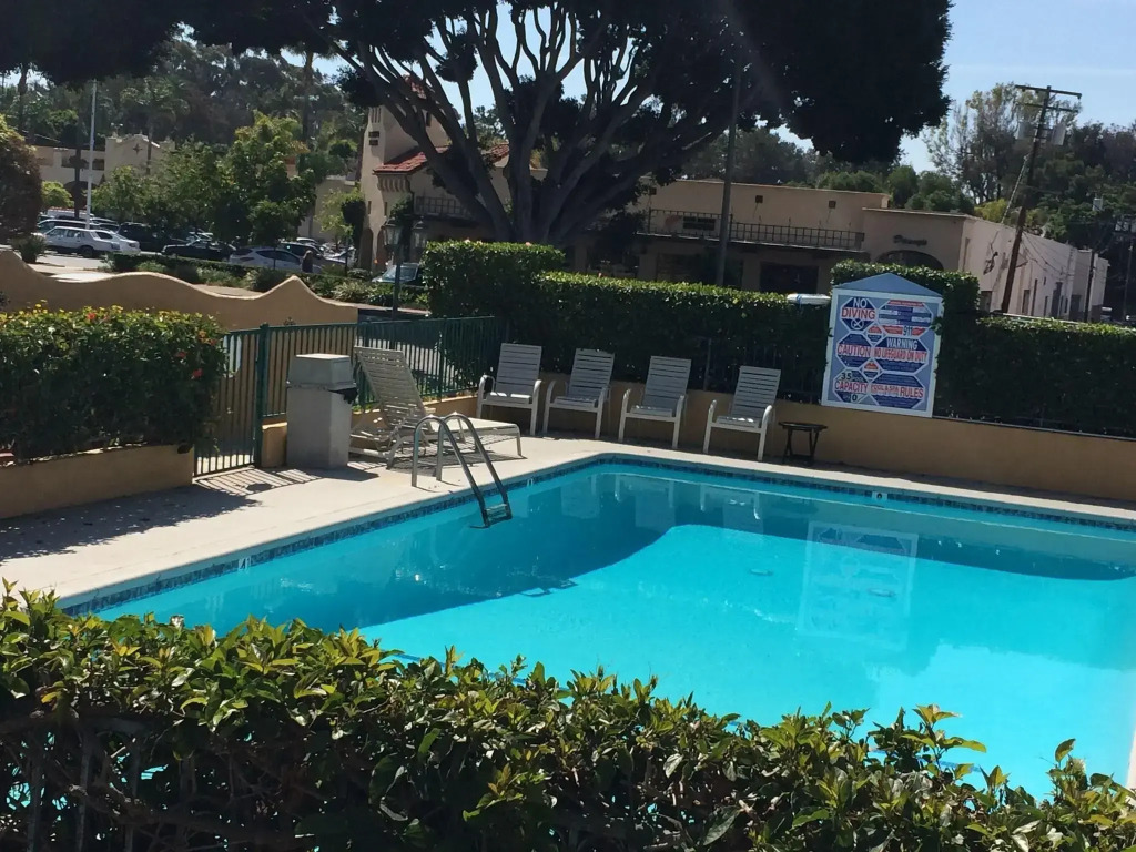 Oasis Inn and Suites