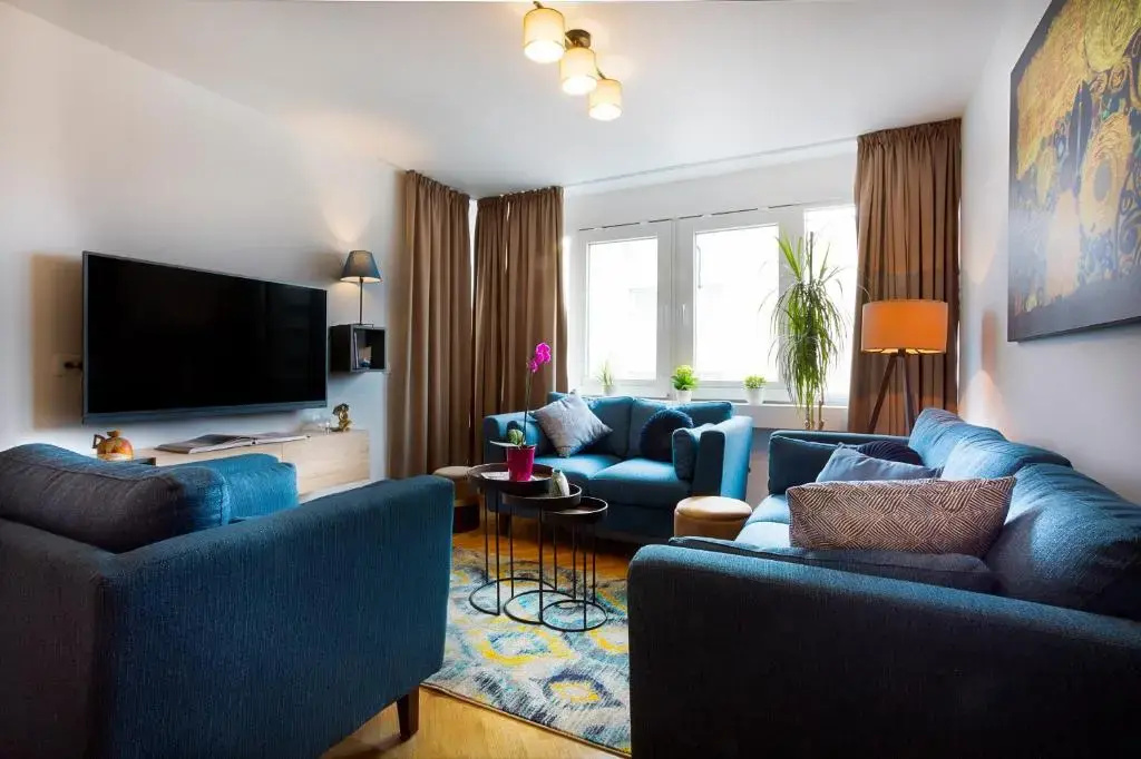 Deluxe City Center Blue Apartment