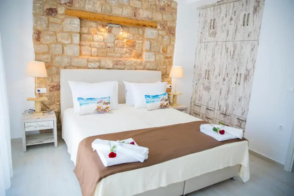 Haraki Stone Apartments