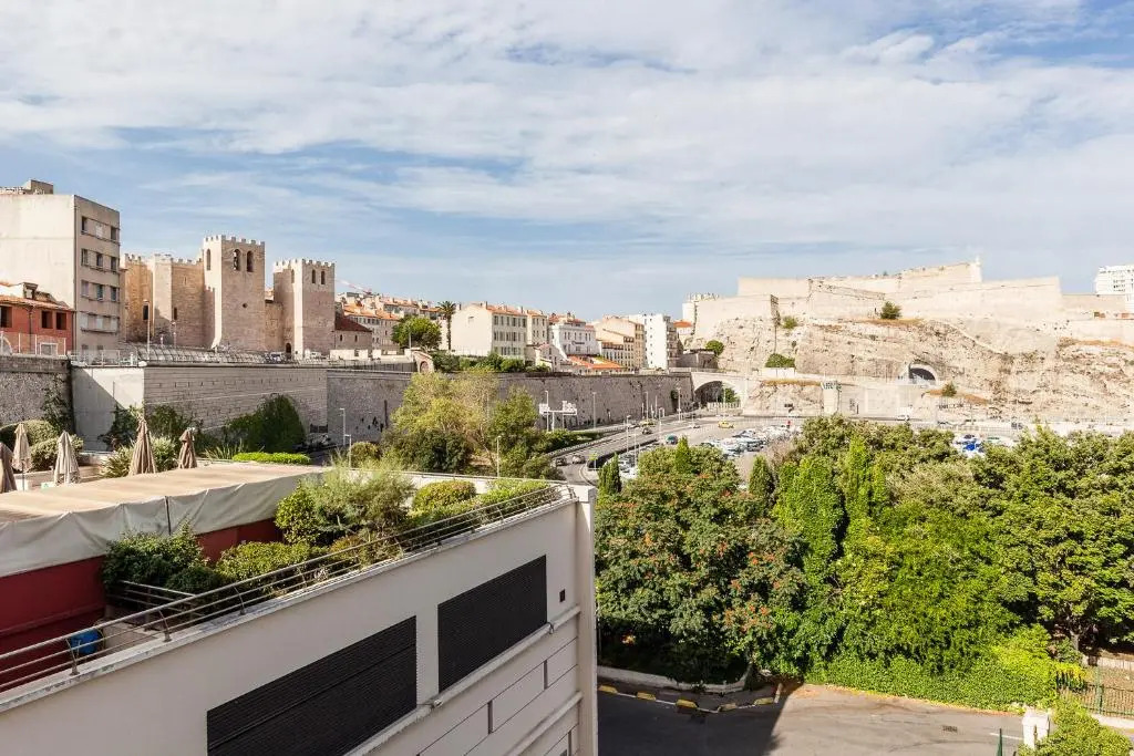Chez Nous - 7 Appartements sur le Vieux Port