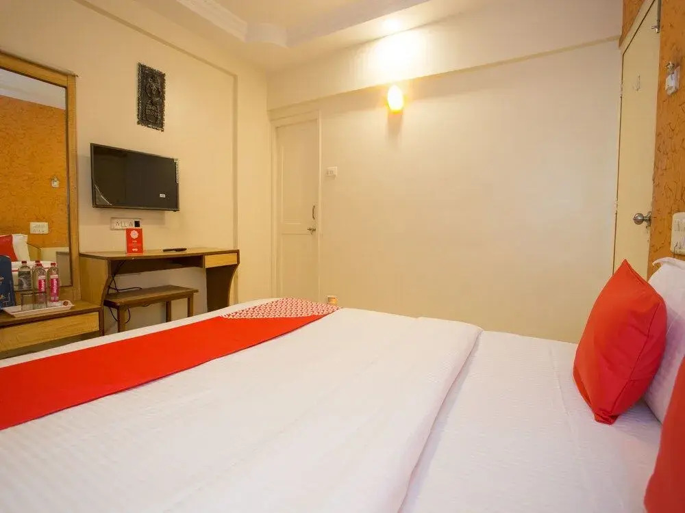 OYO 11601 Hotel Karishma