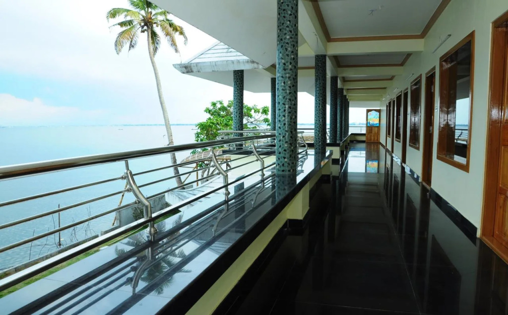 The Lake Paradise Boutique Resort