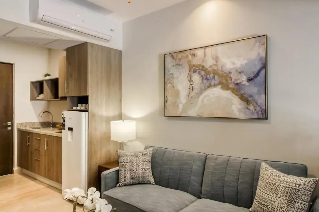 Syrena at 203