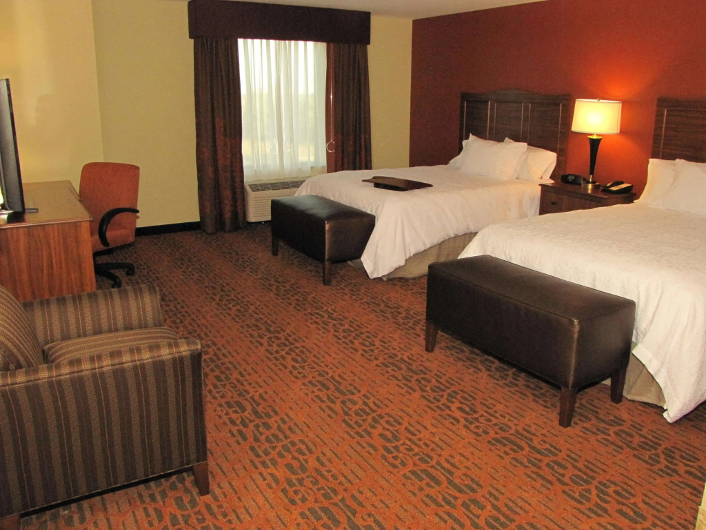 Hampton Inn & Suites Jamestown, ND