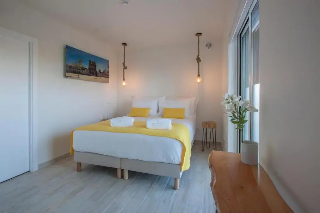 Hillside House Suites & Spa