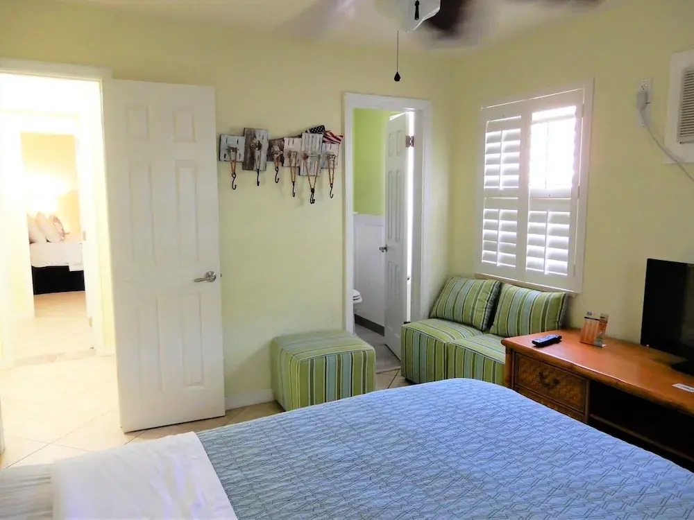 Coconut Grove Resort by Techtravel