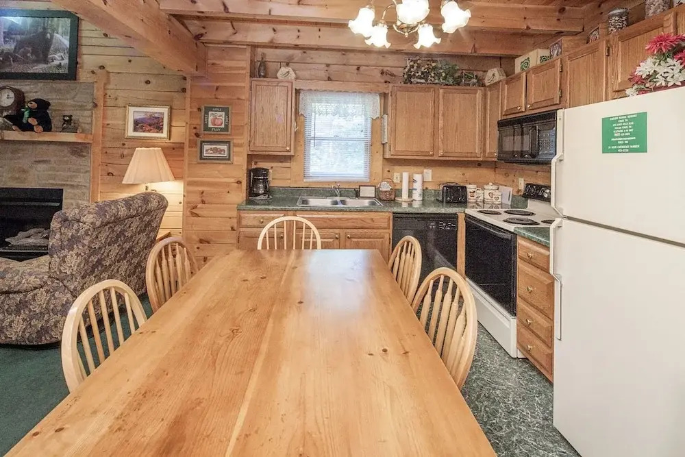 Gerralds Chalet by Heritage Cabin Rentals