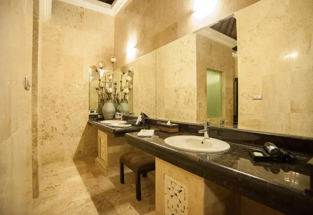 Hillstone U Villa