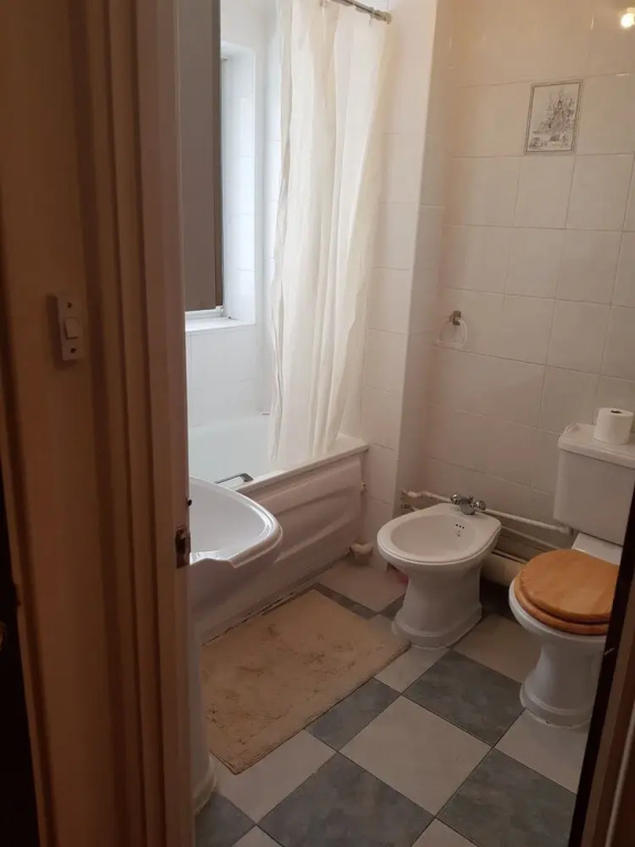 SS Property Hub - London Family Apartment