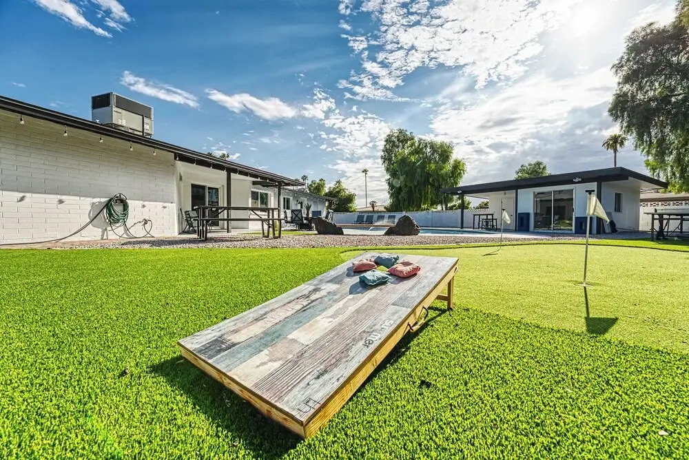 3BR Sleeps 8 Pool Putting Green BQQ Large Island!
