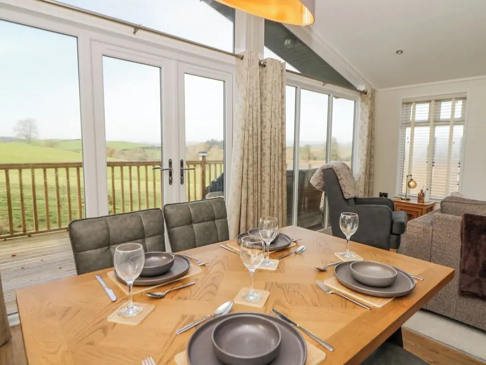 Seren Lodge