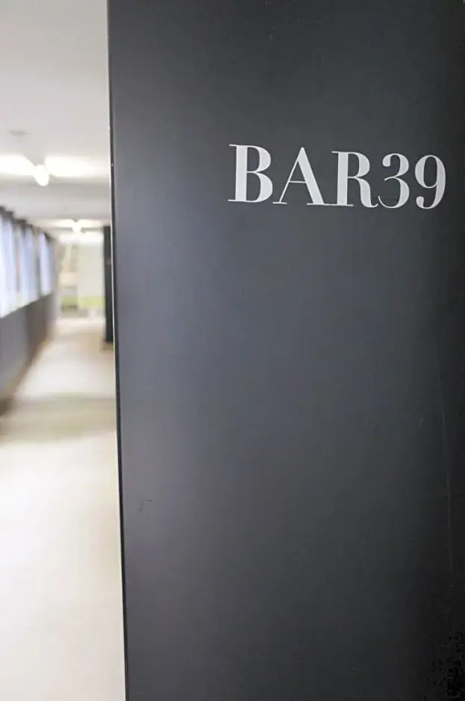 Bar 39