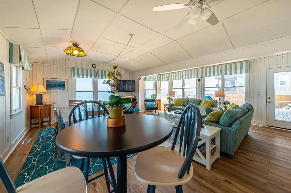 York - Duck, Carolina Dunes, Oceanfront, Ocean View, Hot Tub, Large Decks, Pets OK